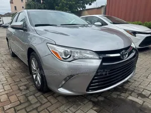 Toyota Camry SE 4dr Sedan (2.5L 4cyl 6A) 2015 Gray