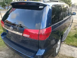 Toyota Sienna XLE AWD 2005 Blue