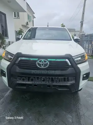 Toyota Hilux 2019 White