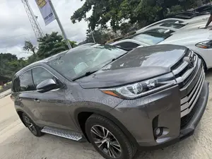Toyota Highlander XLE V6 4x4 (3.5L 6cyl 6A) 2016 Gray
