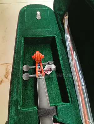 Yamaha 4/4 Violin Red