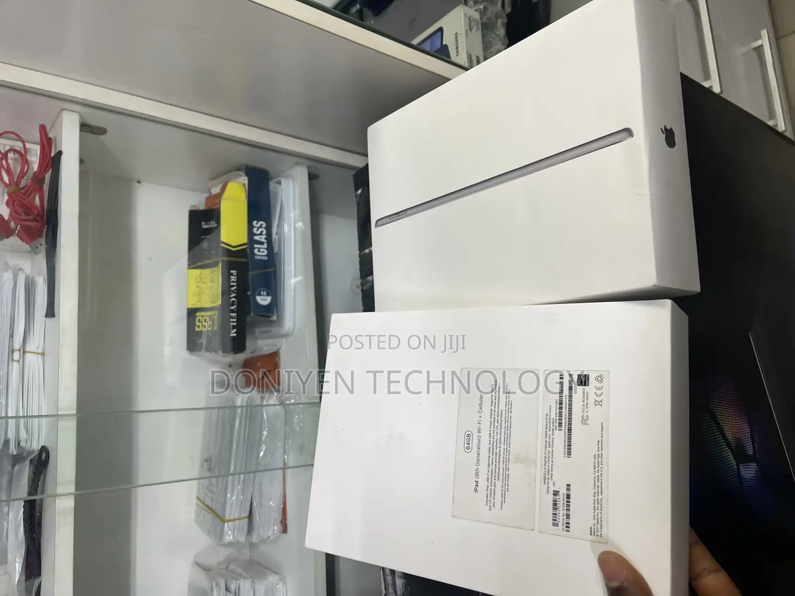 Apple iPad 9.7 64 GB Gray