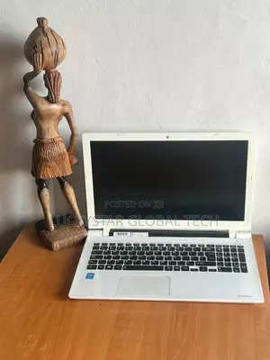 Laptop Toshiba Satellite L550 8GB Intel Core I5 HDD 320GB