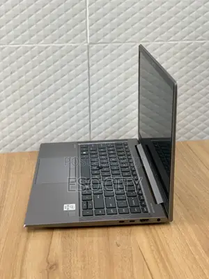 Laptop HP ZBook Firefly 14 G7 16GB Intel Core I7 SSD 512GB