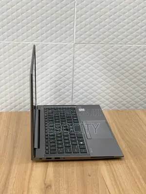 Laptop HP ZBook Firefly 14 G7 16GB Intel Core I7 SSD 512GB