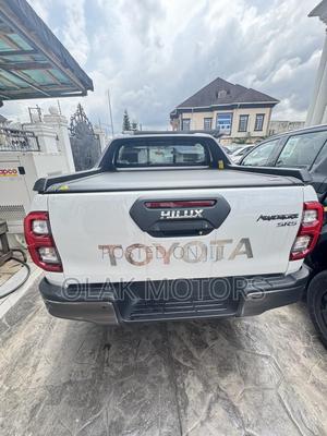 New Toyota Hilux 2025 White