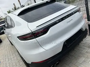 Porsche Cayenne Turbo 2021 White