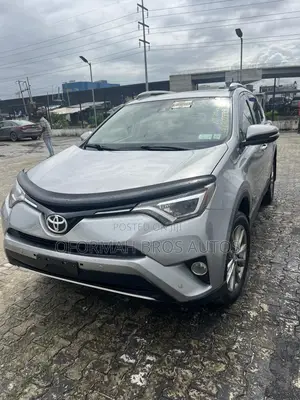 Toyota RAV4 Limited AWD (2.5L 4cyl 6A) 2016 White