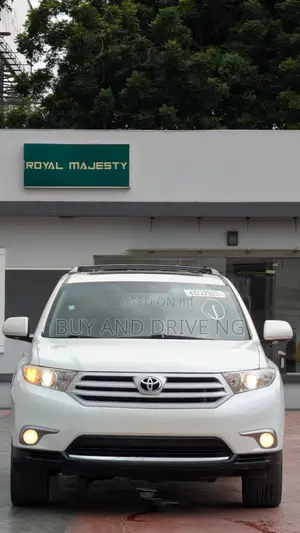 Toyota Highlander Limited 2011 White