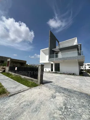Furnished 6bdrm Mansion in Pinnock Beach Estate for sale
