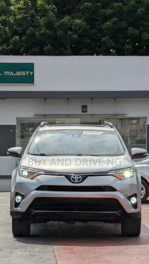 Toyota RAV4 Platinum 4dr SUV AWD (2.5L 4cyl 6A) 2018 Silver