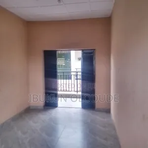 Cozy Lock Up Space for Start Up Business to Let at Agege