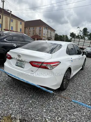 Toyota Camry LE FWD 2020 White
