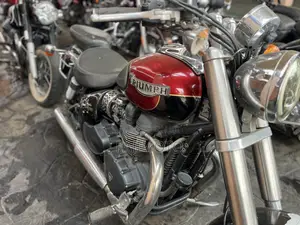Triumph 2007 Red