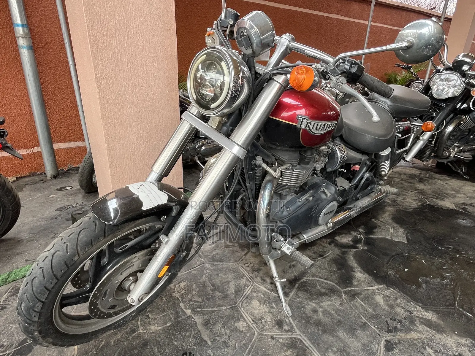Triumph 2007 Red