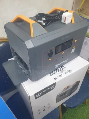 2200w Solar Generator With 2kwh Lithium Battery and 600w Solar Panel
