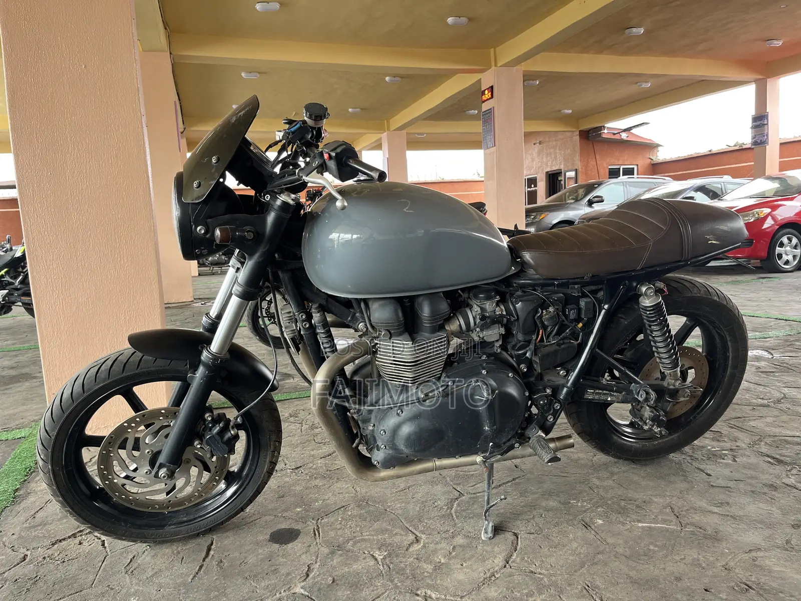 Triumph 2013 Gray