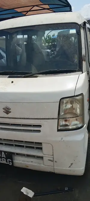 Suzuki Every 2024 White