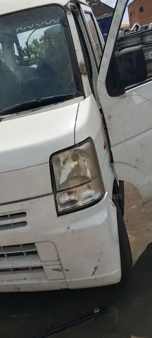 Suzuki Every 2024 White