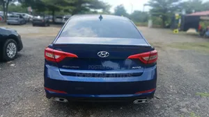 Hyundai Sonata Sport 2.0T Sedan FWD (2.0L 4cyl 6A) 2016 Blue