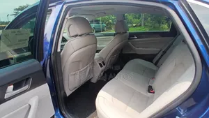 Hyundai Sonata Sport 2.0T Sedan FWD (2.0L 4cyl 6A) 2016 Blue