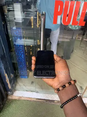 Apple iPhone 11 64 GB Black