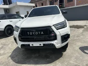 New Toyota Hilux 2023 White