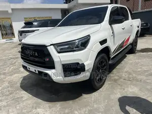 New Toyota Hilux 2023 White