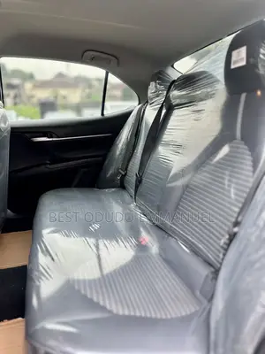 Toyota Camry SE FWD (2.5L 4cyl 8AM) 2018 Black