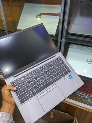 Laptop HP ZBook Firefly G8 8GB Intel Core I5 SSD 256GB