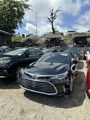 Toyota Avalon Limited Sedan FWD (3.5L 6cyl 6A) 2017 Black