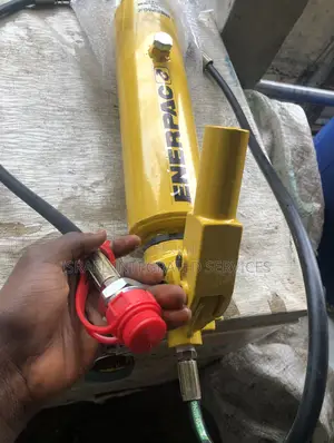 Hydraulic Pump 158 Cu Two Stage and Coupler (P80