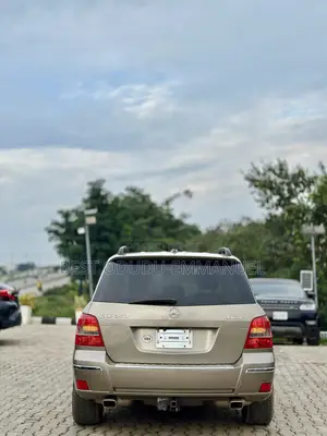 Mercedes-Benz GLK-Class 350 4MATIC 2010 Brown
