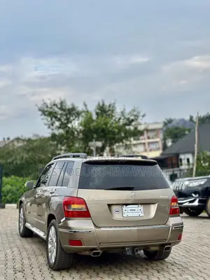 Mercedes-Benz GLK-Class 350 4MATIC 2010 Brown