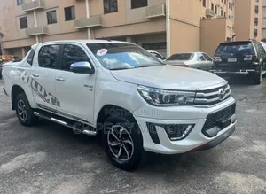 Toyota Hilux Revo Double Cab Petrol 2.7 AWD 2020 White