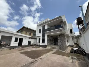 5bdrm Duplex in Apo District for sale