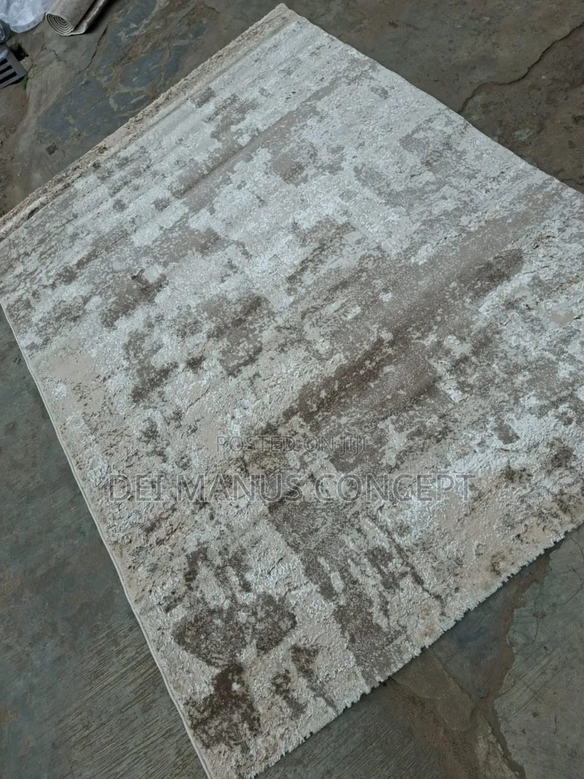 Quality Centre Rug for Living Room