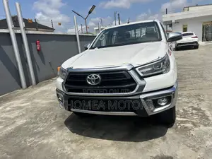 New Toyota Hilux 2022 White