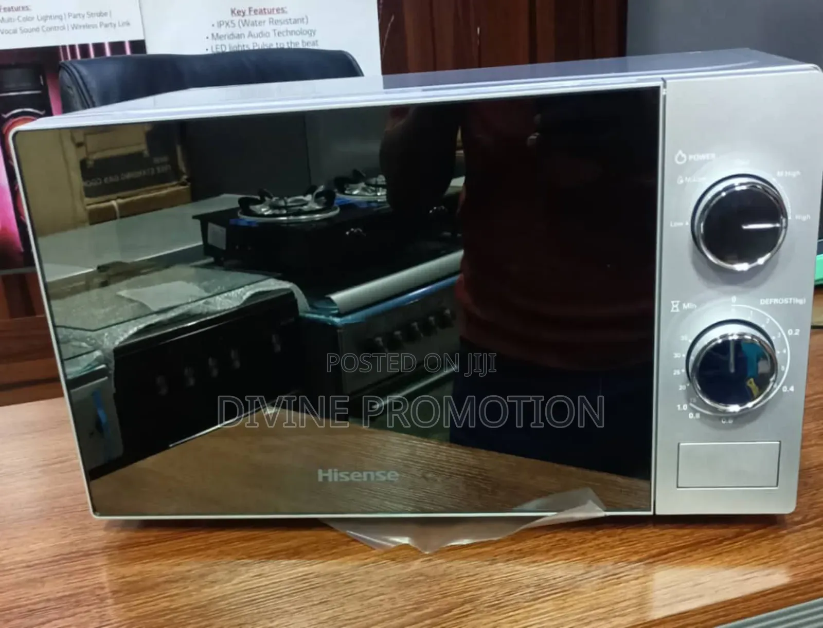 20 Liters Mirror Face Hisense Microwave, Silver Color.