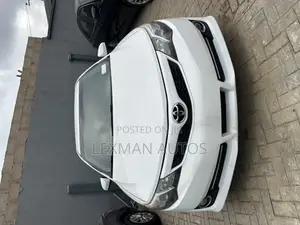 Toyota Camry SE 4dr Sedan (2.5L 4cyl 6A) 2014 White