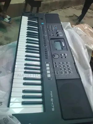 Yamaha Keyboard PSR E473