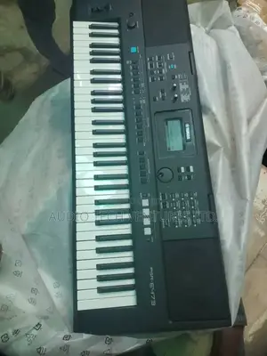 Yamaha Keyboard PSR E473