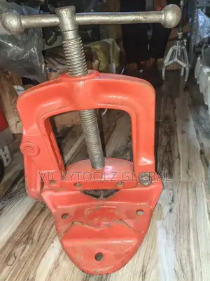 Bench Yoke Vise Cast Iron Pipe Clamp 1⁄2 to 41⁄2 Pipe(No 2)