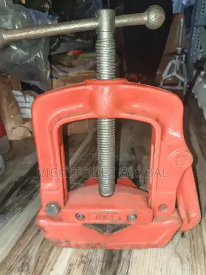 Bench Yoke Vise Cast Iron Pipe Clamp 1⁄2 to 41⁄2 Pipe(No 2)