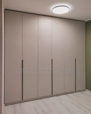 Glossy Wardrobe