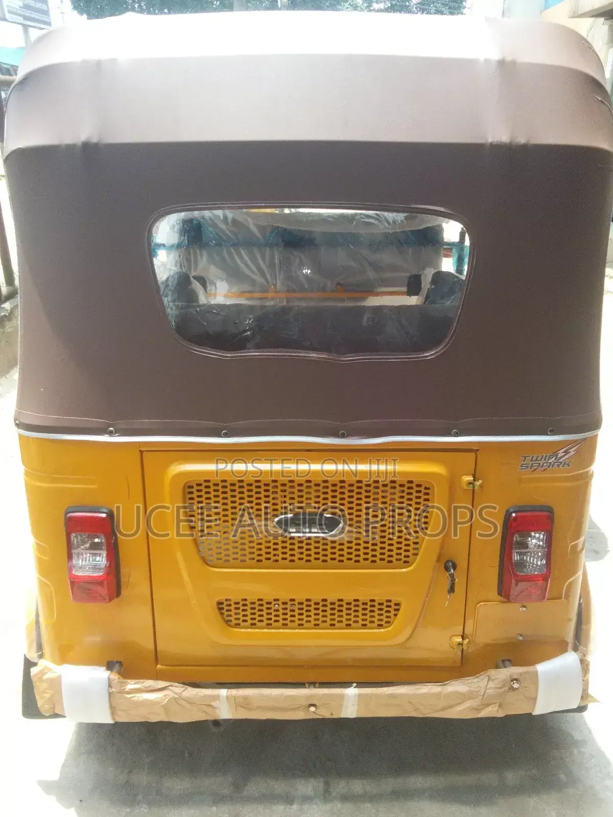 New Bajaj RE 2025 Yellow