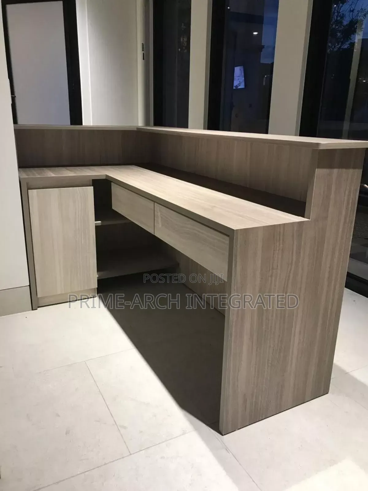 Receptionist Station