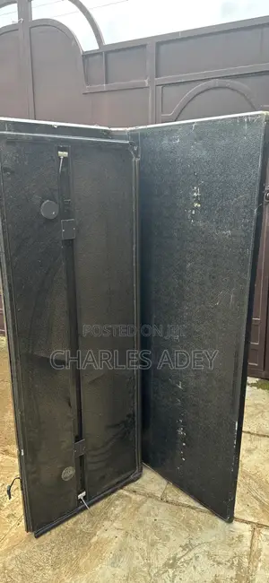 Hilux/Pickup Trucks Backcover