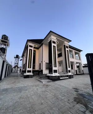 5bdrm Duplex in Sunnyvale Estate, Dakwo District for sale