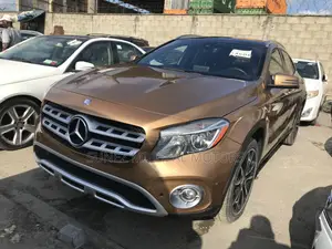 Mercedes-Benz GLA 250 2018 Brown